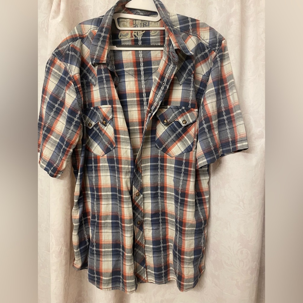 Southern Thread short sleeve men’s XXL dress shirt.  Spicy country style plaid